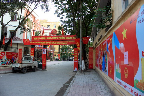 Khánh tiết rực rỡ tại UBND phường Khương Mai- Q.Thanh Xuân. Ảnh, gdtd.vn