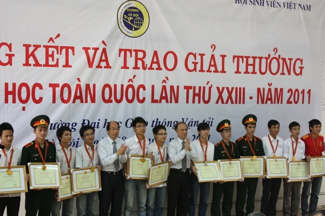 Tổng kết, trao giải Olympic cơ học toàn quốc năm 2011