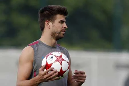 &quot;Gerard Pique sẽ chẳng thể trở thành một ngôi sao nếu vẫn ở MU&quot;