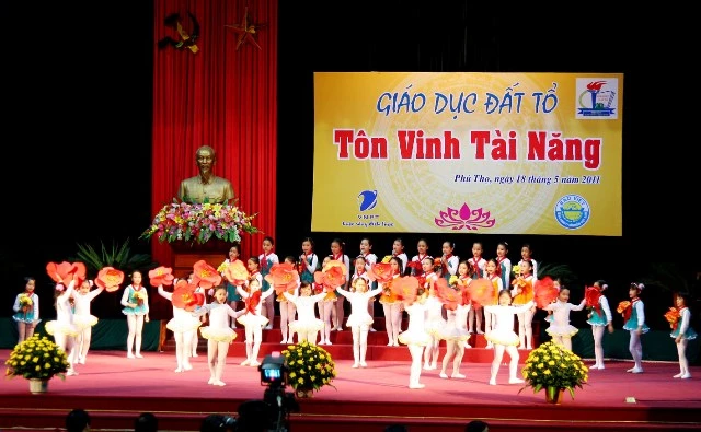 Phú Thọ tuyên dương HS giỏi năm học 2010-2011