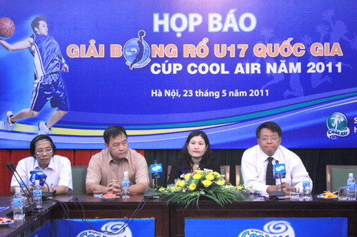 BTC và nhà tài trợ của Giải đấu trong cuộc Họp báo sáng nay 23/5. Ảnh, gdtd.vn BTC và nhà tài trợ của Giải đấu trong cuộc Họp báo sáng nay 23/5. Ảnh, gdtd.vn