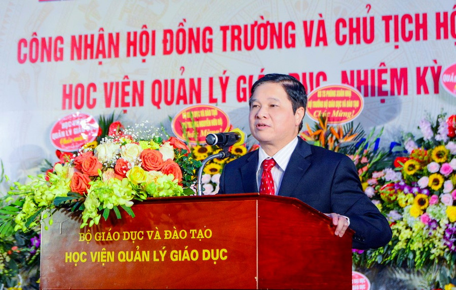 GS.TS Phạm Quang Trung phát biểu tại buổi lễ GS.TS Phạm Quang Trung phát biểu tại buổi lễ