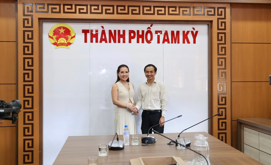 Đoàn Hoa hậu Doanh nhân Biển gặp mặt lãnh đạo UBND TP Tam Kỳ ảnh 1 Đoàn Hoa hậu Doanh nhân Biển gặp mặt lãnh đạo UBND TP Tam Kỳ ảnh 1