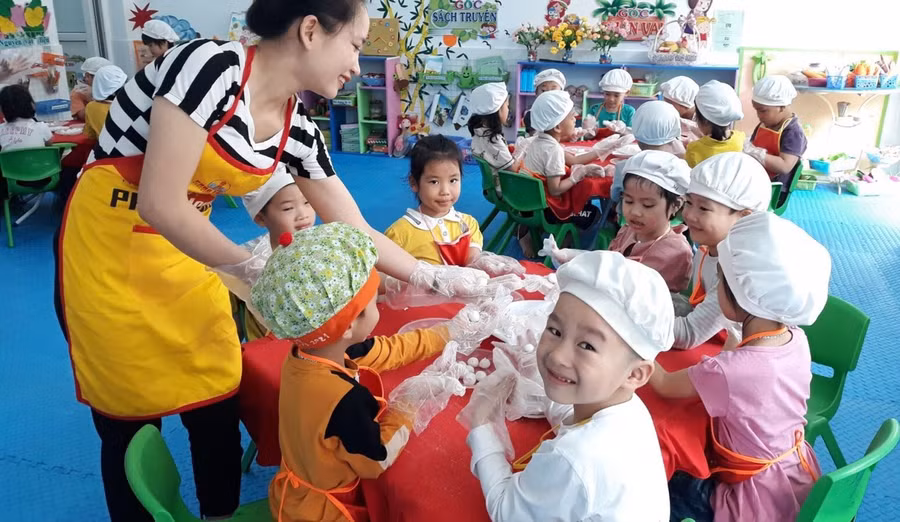 Nuôi dạy trẻ chắt lượng ở trường MN Nghĩa Trung, huyện Nghĩa Hưng.