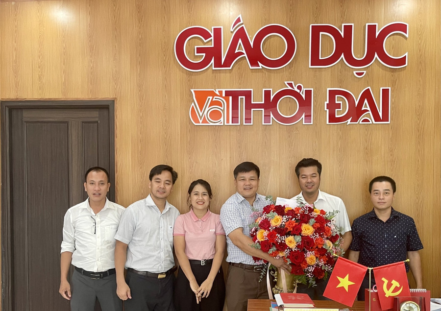 UBND huyện Hương Khê. UBND huyện Hương Khê.