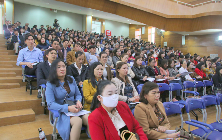 Các đại biểu tham gia Hội nghị.