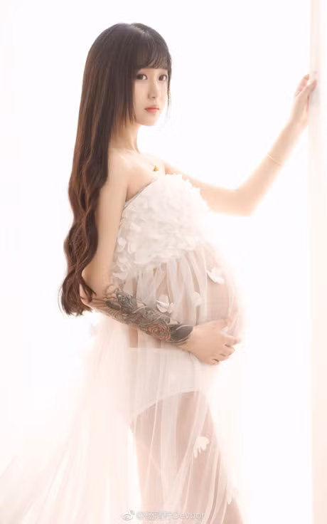 Chuyen showbiz: Ho Ngoc Ha vi tay chan minh long khong nhu... duoi uoi - Anh 9