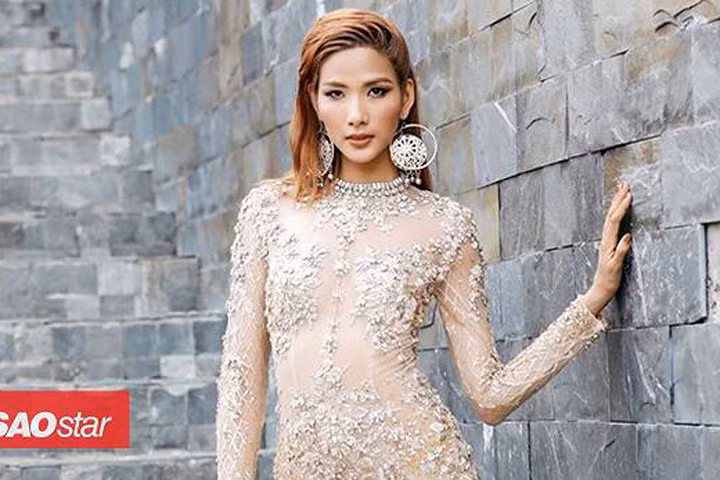 Sau áo lông nửa tỷ, Hoàng Thùy tiếp tục lộ diện với set đồ đính ngọc trai của Đỗ Long