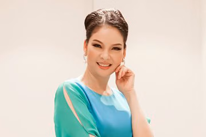 Thủy Hương gây bất ngờ với nhan sắc tuổi 53, sau vài tháng sinh con