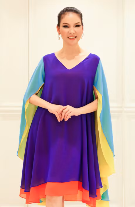 Thủy Hương gây bất ngờ với nhan sắc tuổi 53, sau vài tháng sinh con - Ảnh 6 Thuy Huong gay bat ngo voi nhan sac tuoi 53, sau vai thang sinh con - Anh 6