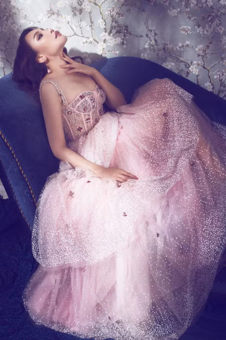 Ho Quynh Huong dien vay da hoi goi cam, mo mang hat nhac tinh buon - Anh 11