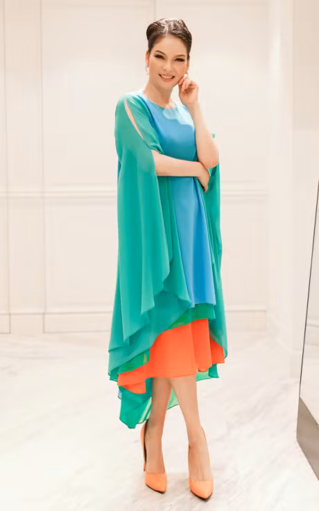 Thủy Hương gây bất ngờ với nhan sắc tuổi 53, sau vài tháng sinh con - Ảnh 4 Thuy Huong gay bat ngo voi nhan sac tuoi 53, sau vai thang sinh con - Anh 4