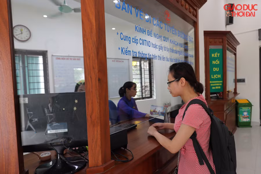 Cùng với cải tạo kiến trúc, hệ thống biển báo chỉ dẫn, các thiết bị phục vụ hành khách cũng được đầu tư mới.