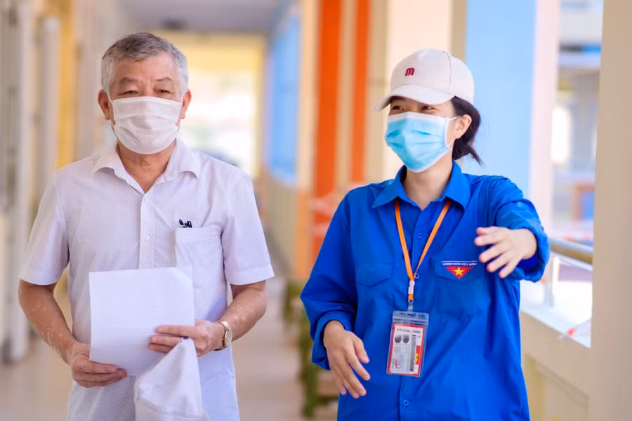 Tuổi trẻ Thủ đô hỗ trợ tiêm chủng, truy tìm F0: 7 ngày cao điểm ảnh 2