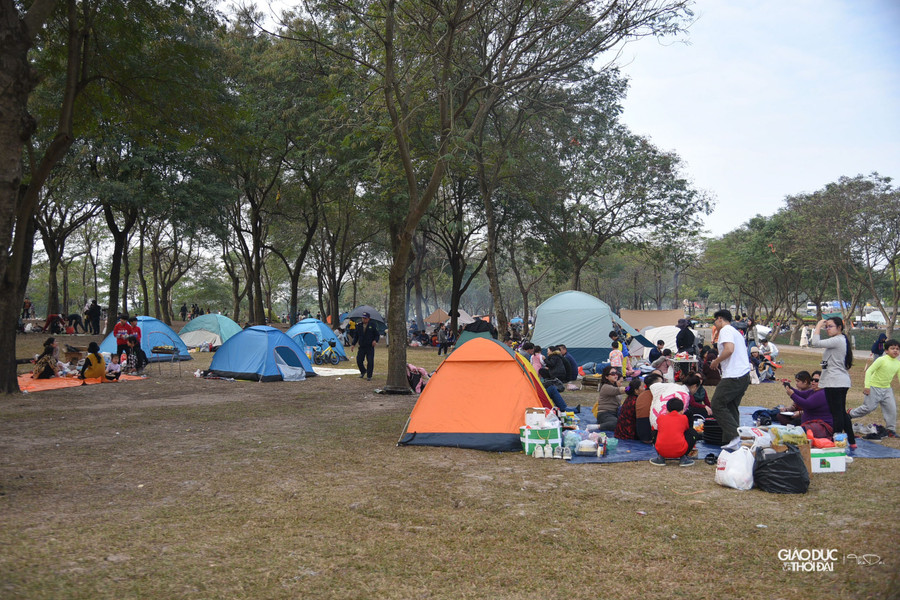Cùng với đó, tại công viên Yên Sở những năm trở lại đây đã trở thành một địa điểm quen thuộc để cho các gia đình đến để cắm trại. Cùng với đó, tại công viên Yên Sở những năm trở lại đây đã trở thành một địa điểm quen thuộc để cho các gia đình đến để cắm trại.