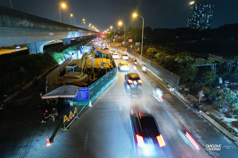 Được biết, vị trí rào chắn trên đường Nguyễn Xiển thuộc gói thầu số 2 (xây dựng hệ thống cống bao cho sông Tô Lịch và cống chính). Nhà thầu xây dựng là Công ty Tekken (Nhật Bản). Thời gian thi công khu vực này, dự kiến trong 18 tháng từ 11/2022 đến hết tháng 5/2024.