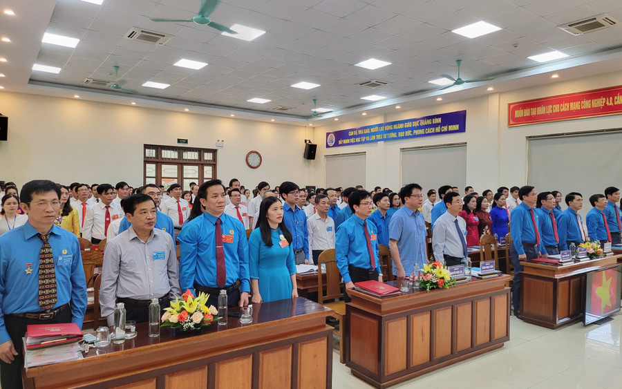 Các đại biểu tham dự Đại hội công đoàn ngành Giáo dục. Các đại biểu tham dự Đại hội công đoàn ngành Giáo dục.