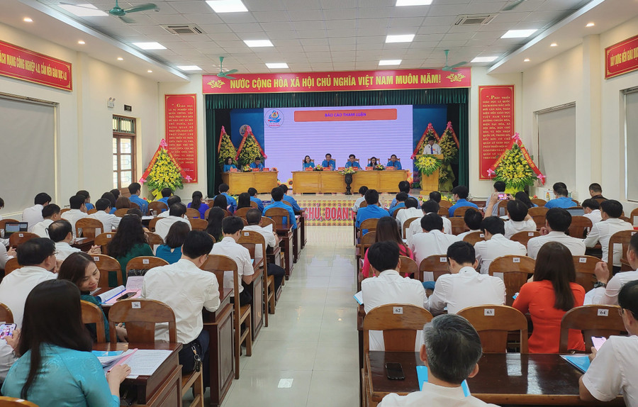 Các đơn vị trình bày tham luận tại đại hội Công đoàn. Các đơn vị trình bày tham luận tại đại hội Công đoàn.