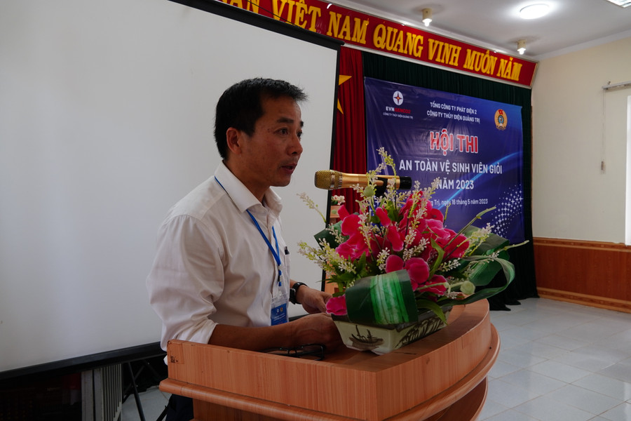 Ông Đoàn Thanh Điểm - Phó Giám đốc, Chủ tịch Công đoàn Công ty- Trưởng ban Tổ chức Hội thi phát biểu khai mạc.