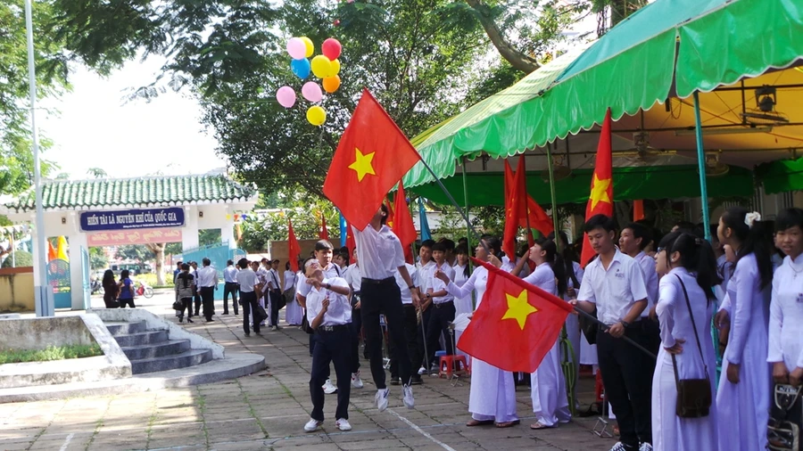 Bến Tre: Quyết tâm cao trong ngày khai giảng