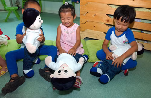 Giáo dục giới tính cho trẻ từ tuổi ấu thơ