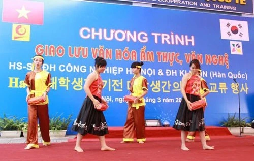 HS trường nghề đạt giải Hội thi văn nghệ có thể được cộng điểm