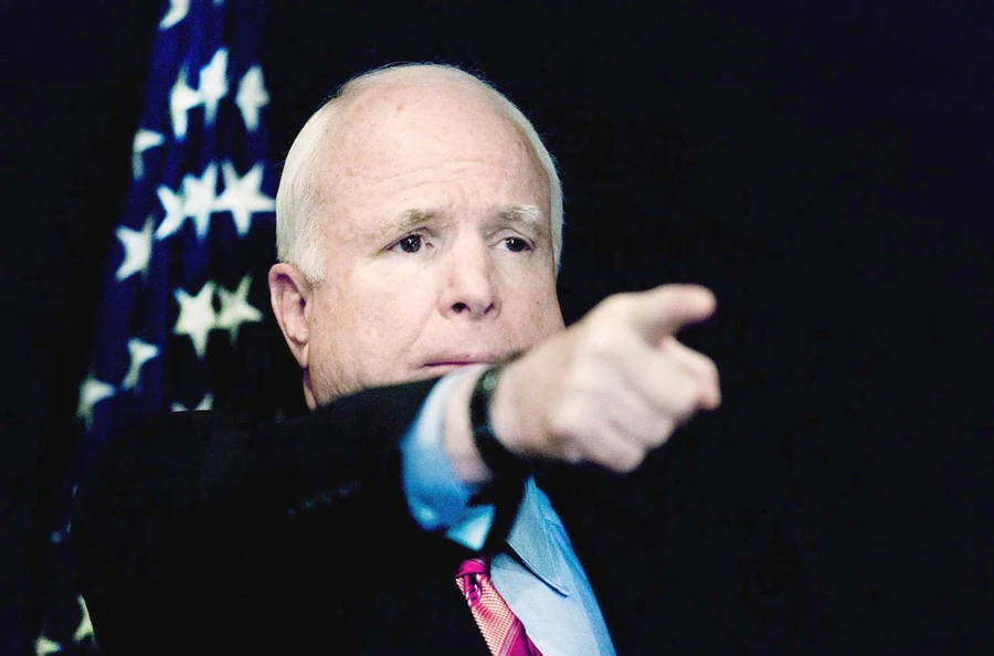 &quot;Phản pháo&quot; V.Putin, John McCain tự bắn vào mình