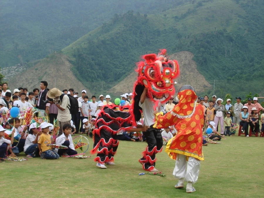 Trung thu: Niềm vui không chỉ trẻ thơ