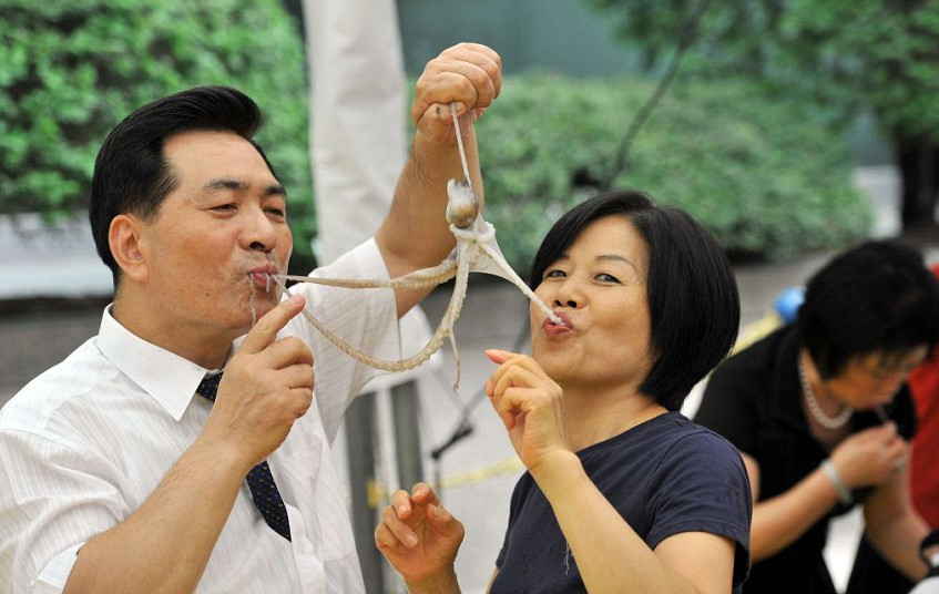 Ăn bạch tuộc sống ở Hàn Quốc