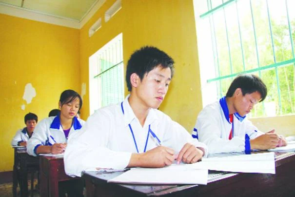 Việc làm là khâu then chốt