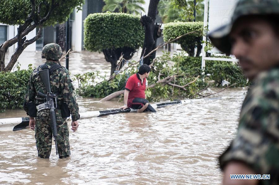 Mexico: Náo loạn vì lụt lội