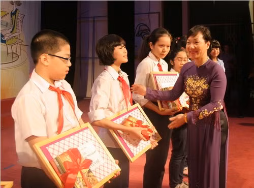 Khơi dậy phong trào đọc sách trong học sinh