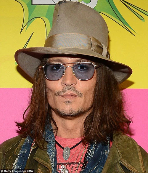 &quot;Cướp biển&quot; Johnny Depp độc nhãn nhìn đời