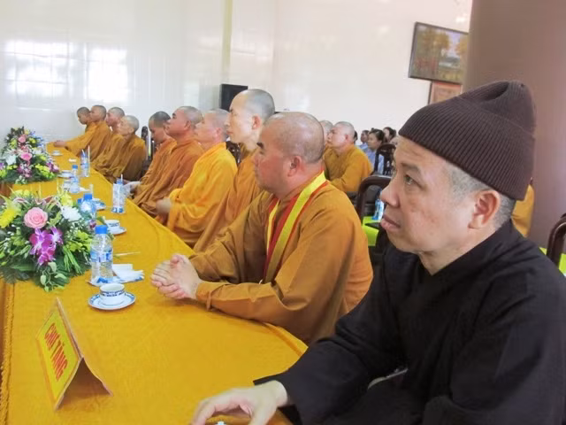 Các chư tăng tham dự buổi lễ