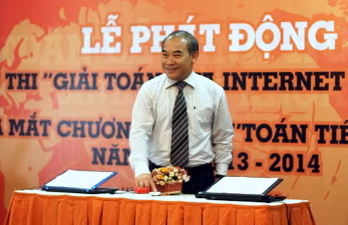 Thứ trưởng Nguyễn Vinh Hiển nhấn nút phát động cuộc thi