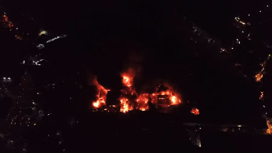 Đám cháy nhà máy phích nước Rạng Đông nhìn từ trên cao