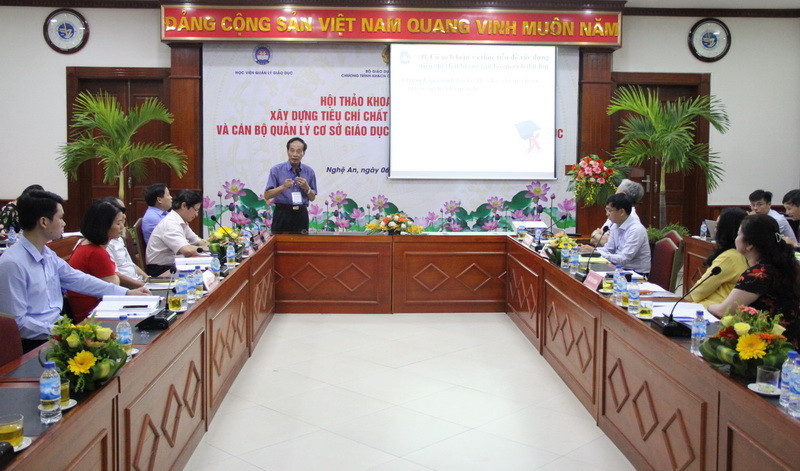 GS Nguyễn Đức Chính tham luận tại hội thảo