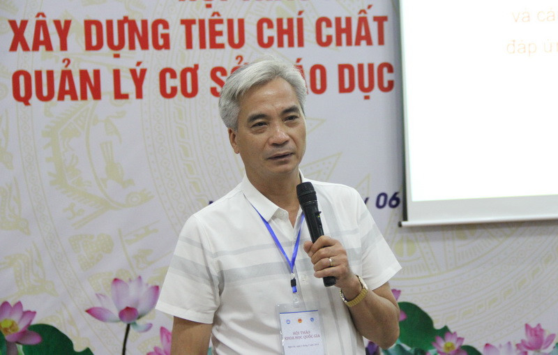 PGS.TS Trần Hữu Hoan tham luận tại hội thảo