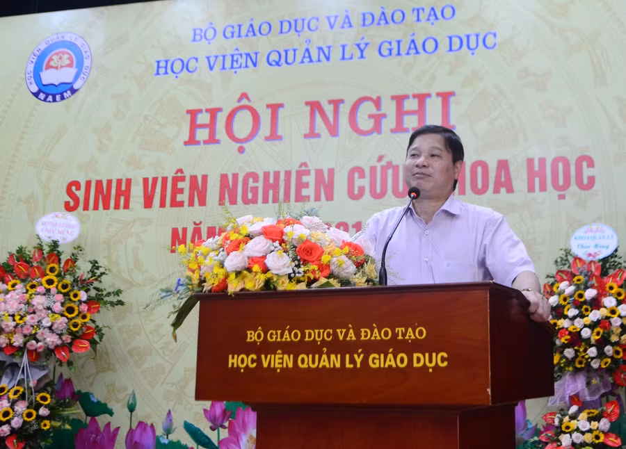 GS.TS Phạm Quang Trung phát biểu tại hội nghị