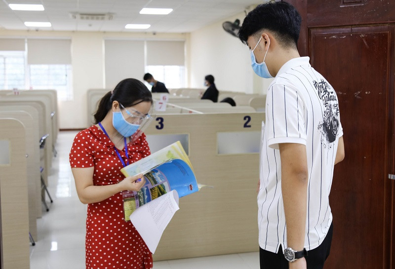 Việc kiểm soát, đảm bảo kỳ thi diễn ra đúng quy chế luôn được đề cao. Việc kiểm soát, đảm bảo kỳ thi diễn ra đúng quy chế luôn được đề cao.