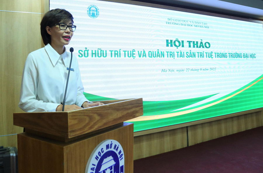 TS Nguyễn Minh Phương - Phó Hiệu trưởng Trường ĐH Mở Hà Nội phát biểu khai mạc hội thảo