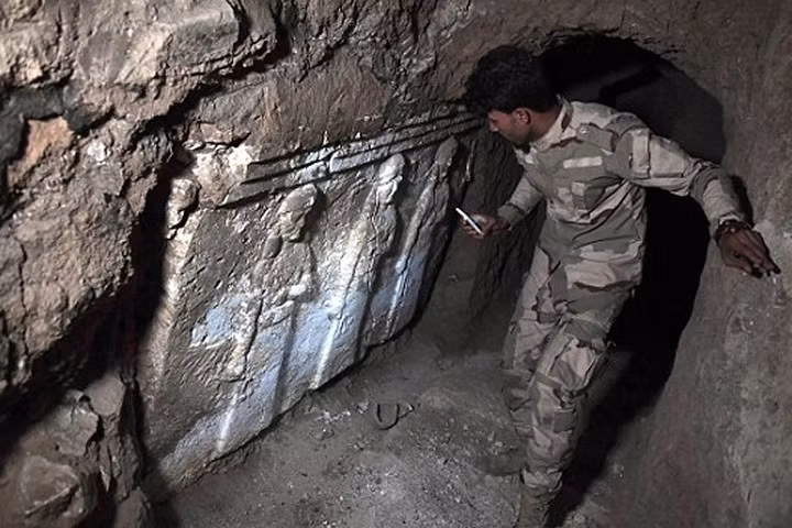 Cận cảnh cung điện 2.600 tuổi dưới lăng mộ Thánh Jonah