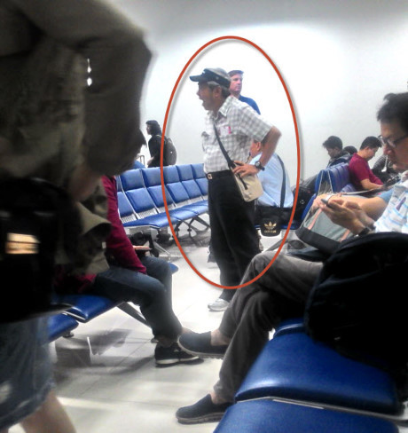 Cảm phục 5 người Nhật nhường chàng trai Việt check-in trước ở sân bay - Ảnh 3 Cam phuc 5 nguoi Nhat nhuong chang trai Viet check-in truoc o san bay - Anh 3