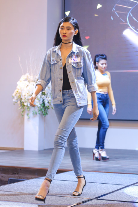 Phan Mạnh Quỳnh đeo khấu trang đưa bạn gái đi thi The Face - Ảnh 8 Phan Manh Quynh deo khau trang dua ban gai di thi The Face - Anh 8