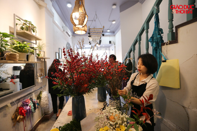 Giá đào đông phụ thuộc vào độ dài của cành, trung bình từ 500 - 700.000/cành.