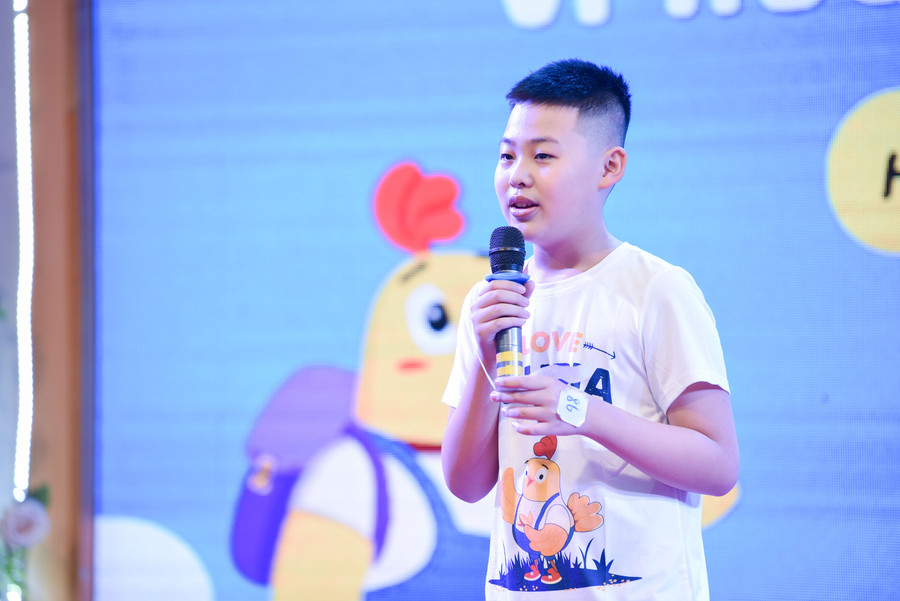 Tại ngày hội tiếng Anh giúp các em được tham gia nhiều hoạt động bổ ích, lý thú, rinh về phần quà bất ngờ, từ đó vun đắp tình yêu và hứng thú học ngoại ngữ. Tại ngày hội tiếng Anh giúp các em được tham gia nhiều hoạt động bổ ích, lý thú, rinh về phần quà bất ngờ, từ đó vun đắp tình yêu và hứng thú học ngoại ngữ.