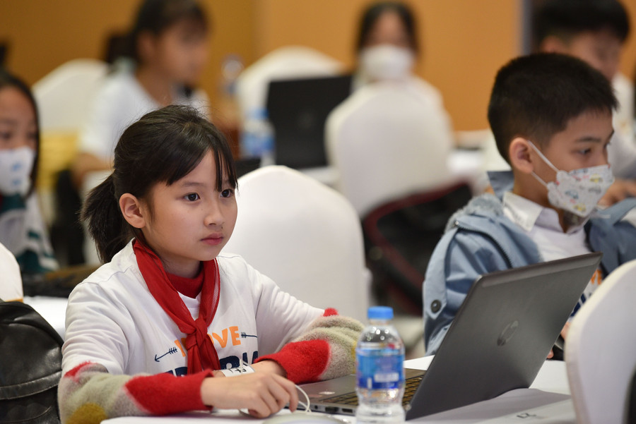 Vòng thi đặc biệt 'Vì Hoà Bình giỏi tiếng Anh' cấp tiểu học năm học 2022-2023 được tổ chức nhằm trang bị cho học sinh kiến thức, kỹ năng tiếng Anh thích ứng với thời kỳ hội nhập quốc tế; phát hiện, bồi dưỡng học sinh có năng khiếu, đồng thời khích lệ phong trào học tiếng Anh phát triển mạnh mẽ trong học sinh ngay từ những năm đầu cấp. Vòng thi đặc biệt 'Vì Hoà Bình giỏi tiếng Anh' cấp tiểu học năm học 2022-2023 được tổ chức nhằm trang bị cho học sinh kiến thức, kỹ năng tiếng Anh thích ứng với thời kỳ hội nhập quốc tế; phát hiện, bồi dưỡng học sinh có năng khiếu, đồng thời khích lệ phong trào học tiếng Anh phát triển mạnh mẽ trong học sinh ngay từ những năm đầu cấp.