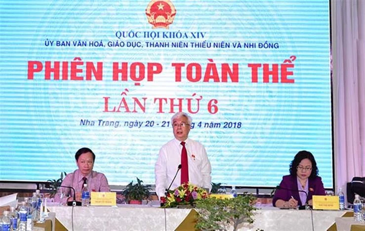 Chủ nhiệm Ủy ban VHGDTNTNNĐ Phan Thanh Bình chủ trì phiên họp