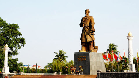 Tượng đài Hưng Đạo Vương Trần Quốc Tuấn ở TP. Nam Định. Ảnh: Báo Nam Định Tượng đài Hưng Đạo Vương Trần Quốc Tuấn ở TP. Nam Định. Ảnh: Báo Nam Định