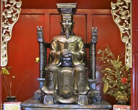 Tượng đồng vua Lê Thánh Tông ở Văn Miếu-Quốc Tử Giám. Ảnh: vanmieu.gov.vn